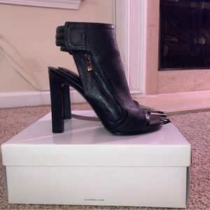 Nine West Black Tiptoe Booties Size 8.5